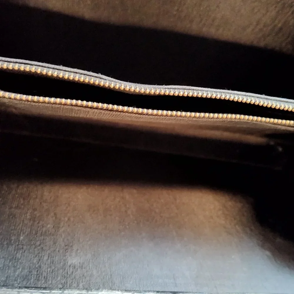 ANTIQUE BLACK BOX PURSE - GOLD ACCENTS - PRETTY - Picture 5 of 5